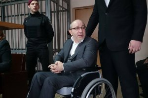 Харьковский суд отложил дело Кернеса на неделю