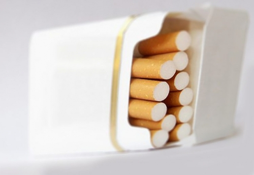 Во Франции все сигареты будут продавать в одинаковых пачках