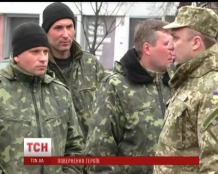 Харків'яни святково зустріли повернення бійців 22-го батальйону 
