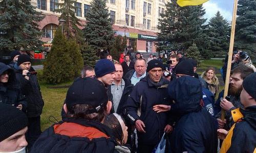 В Харькове на митинге против Путина произошла потасовка: опубликованы фото