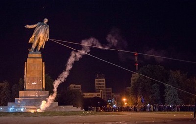 В Украине снесут все памятники советским деятелям