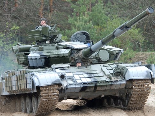 НАТО звинуватив Росію в поставках на Донбас сучасних танків Т-90