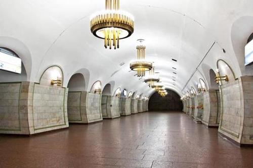 У Київському метрополітені знов шукають вибухівку
