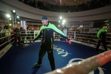 Український боксер Усик та "Російський Богатир" показали свою форму перед суботнім боєм 