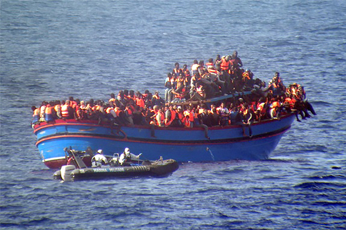 Евросоюз собирает срочный саммит из-за аварии судна в Средиземноморье