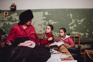 Миллионам детей в Украине угрожает эпидемия опасных болезней - Newsweek 