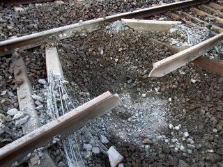 Диверсия под Волновахой: террористы взорвали поезд