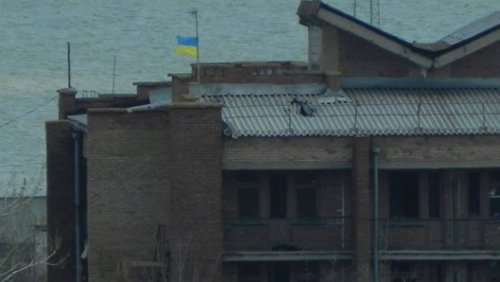 Бійці АТО підняли український прапор над однієї з висоток у Широкино