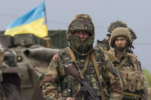 Украинская армия сегодня одна из самых боеспособных, - Порошенко