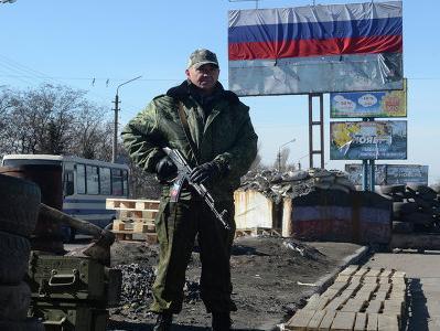 Боевики совсем сбрендили: на "границе" между "республиками" требуют украинские пропуски