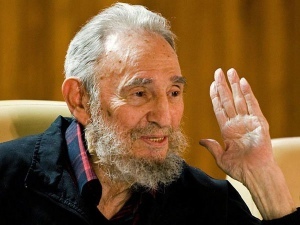 Фидель Кастро впервые за год появился на публике 