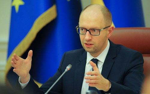 Германия откроет кредитную линию на 500 млн евро помощи Украине, - Яценюк