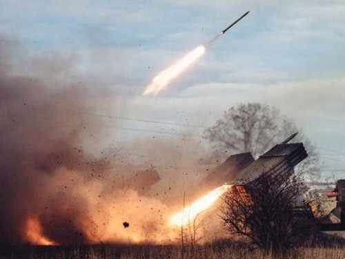 У районі Дебальцевого Донецької області позиції сил АТО були обстріляні з важкої артилерії