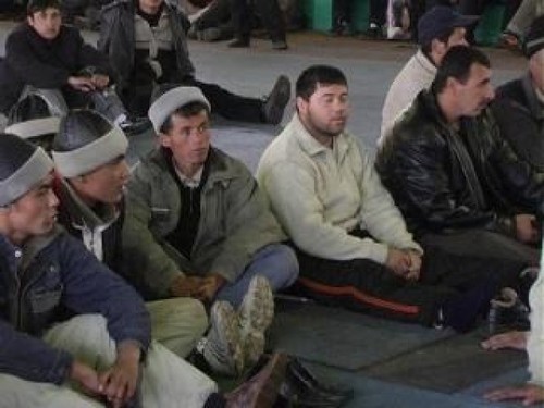 В Челябинске мигранты из Узбекистана подняли бунт