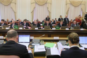 Яценюк отправил министров на Донбасс