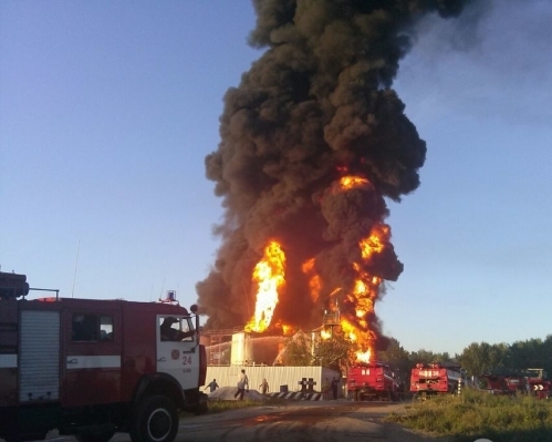 Правоохоронці назвали причину пожежі у нафтосховищі