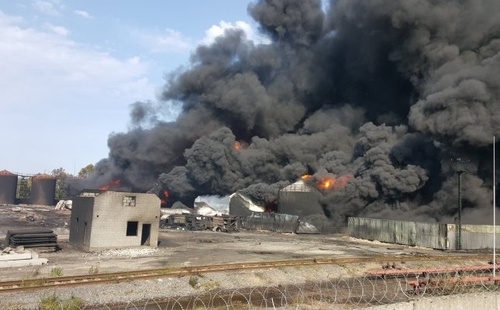 В результате пожара нефтебазы под Киевом могли погибнуть до 30 человек - СМИ
