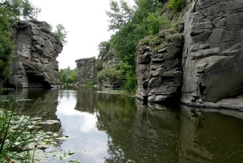 Каменные чудеса Украины: в каких каньонах отдохнуть летом