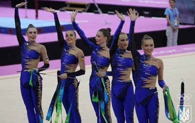 Украинские гимнастки в групповых упражнениях с 5 лентами заняли второе место
