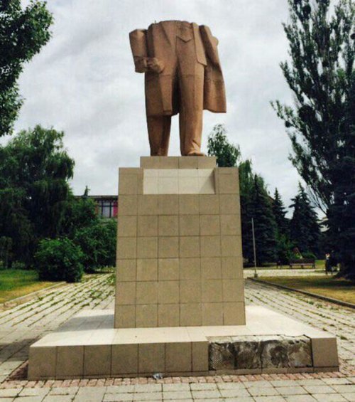 В Харьковской области сносят памятники Ленину