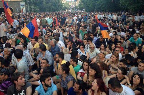 «Майдан» в Армении разогнали водометами, 237 человек задержаны - СМИ