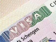 После поездок в Крым россиянам отказывают в получении шенгенских виз