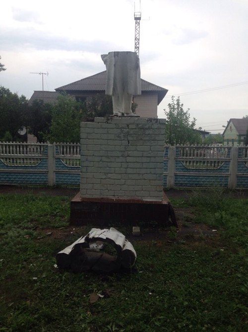 В Харьковской области отпилили пол-Ленина