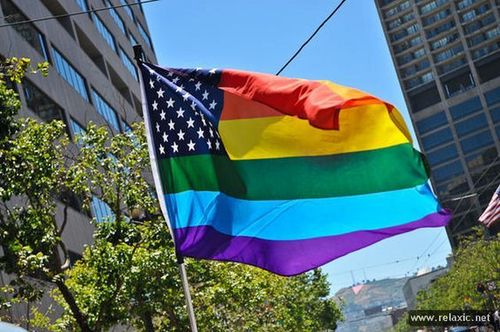 В Сан-Франциско на гей-параде открыли стрельбу