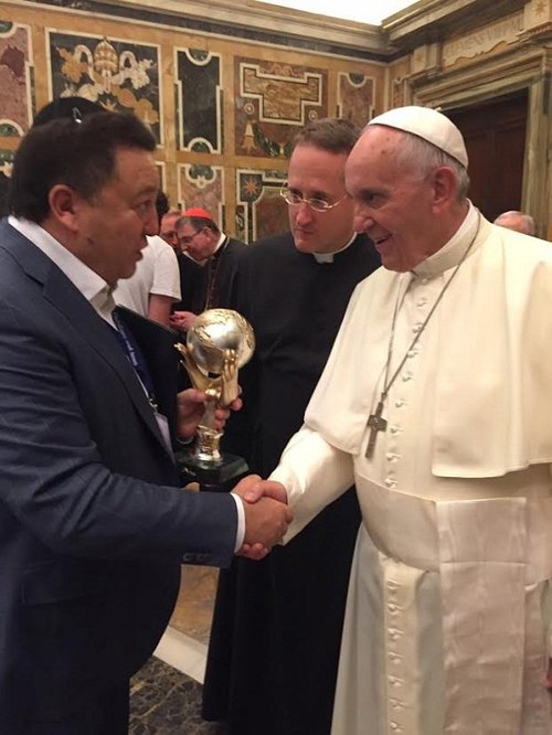 Фельдман пригласил Папу Римского Франциска на открытие Музея религий в Харьков
