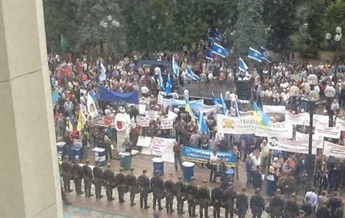 Под зданием Рады проходят сразу два митинга