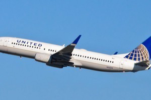 Один из крупнейших авиаперевозчиков в США United Airlines приостановил все полеты из всех аэропортов