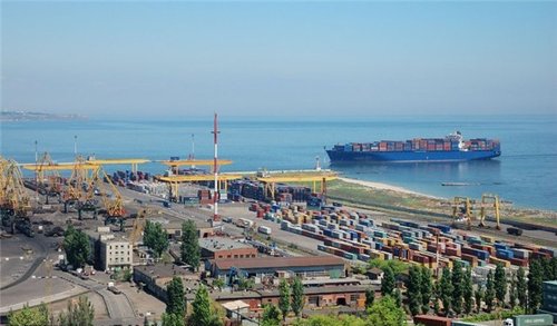 Кабинет министров сократил срок оформления грузов в морских портах до 1 часа