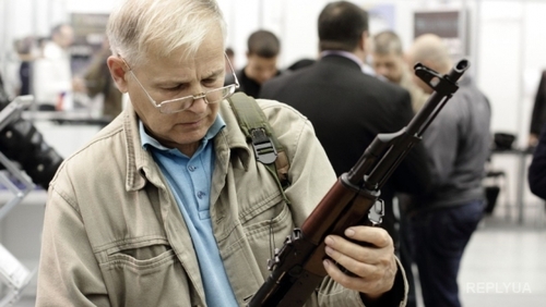 Законопроект про дозвіл на володіння зброєю ще не прийнятий, але в збройових лавках ажіотаж