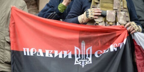 Активисты "Правого сектора" соорудили блокпост на выезде из Киева