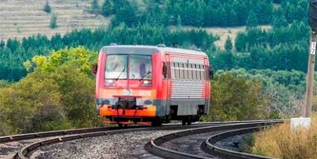 «Укрзалізниця» намерена заменить поезда автобусами