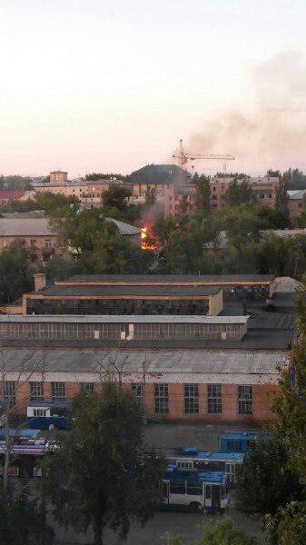 В центре Донецка гремят взрывы