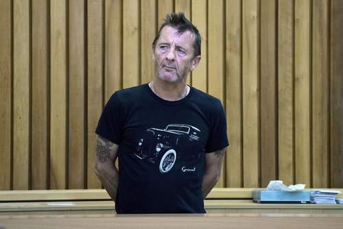 Барабанщика AC/DC арестовали в Новой Зеландии