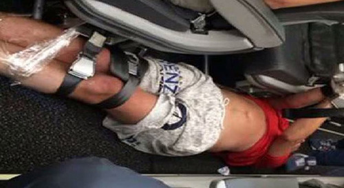 Пассажиры авиарейса Гонконг-Владивосток "вырубили" и связали скотчем буянившего пьяного