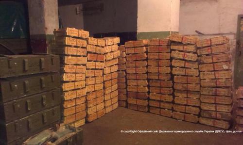 Пограничники  задержали «КАМАЗ» с боеприпасами и российским военным 