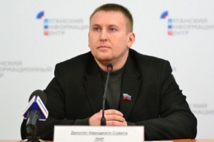 В Луганске бывший «титушка» организовал пикет «Красного креста»