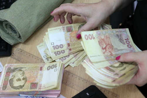 Наличные расчеты украинцев могут ограничить до 50 тысяч