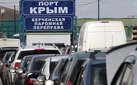 На Керченской переправе стоят в очереди более 370 машин