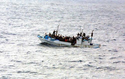 У берегов Ливии найдено судно с трупами 50 беженцев
