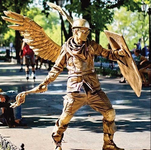 У центрі Одеси чоловік із георгіївськими стрічками напав з ножем на янгола Небесної сотні