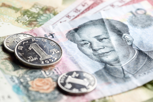 Девальвация китайского юаня побила рекорд за 20 лет