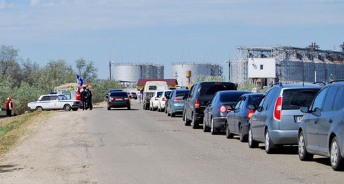 На украинской границе в Харьковской области образовалась очередь из автомобилей