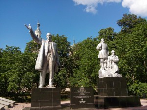 На Чернігівщині Ленін знову “вказує світле майбутнє"