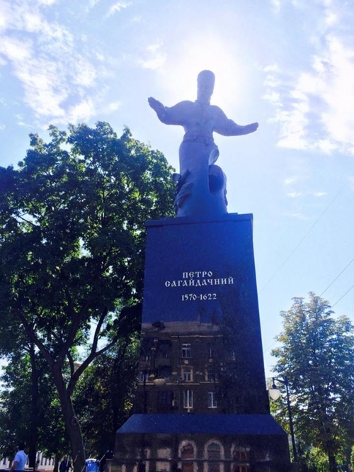 У Харкові відкрили "кримський" пам'ятник українському гетьману Петру Сагайдачному