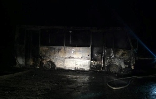 В Запорожье сожгли автобус бойцов АТО, сообщила волонтер
