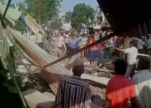 В Индии около 20 человек погибли и 80 пострадали в результате взрыва